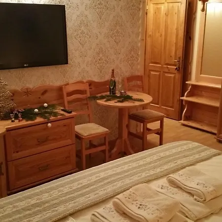 Kwiaty Tatr 住宿加早餐酒店 3*