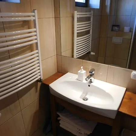 Kwiaty Tatr 住宿加早餐酒店 扎科帕内